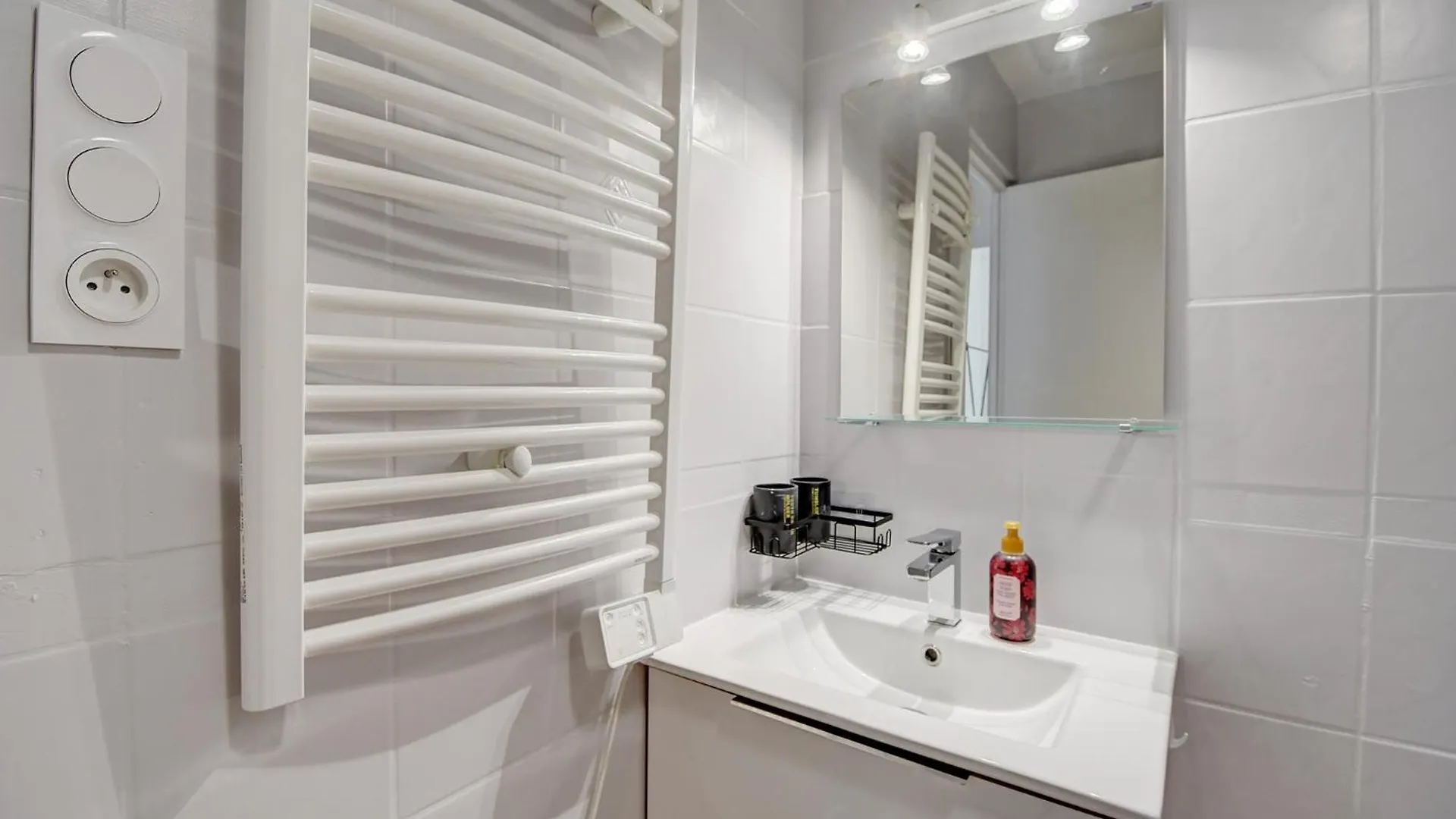 شقة La Traversee Brestoise - Appartement Tout Confort Avec Parking Privatif Au Centre-Ville