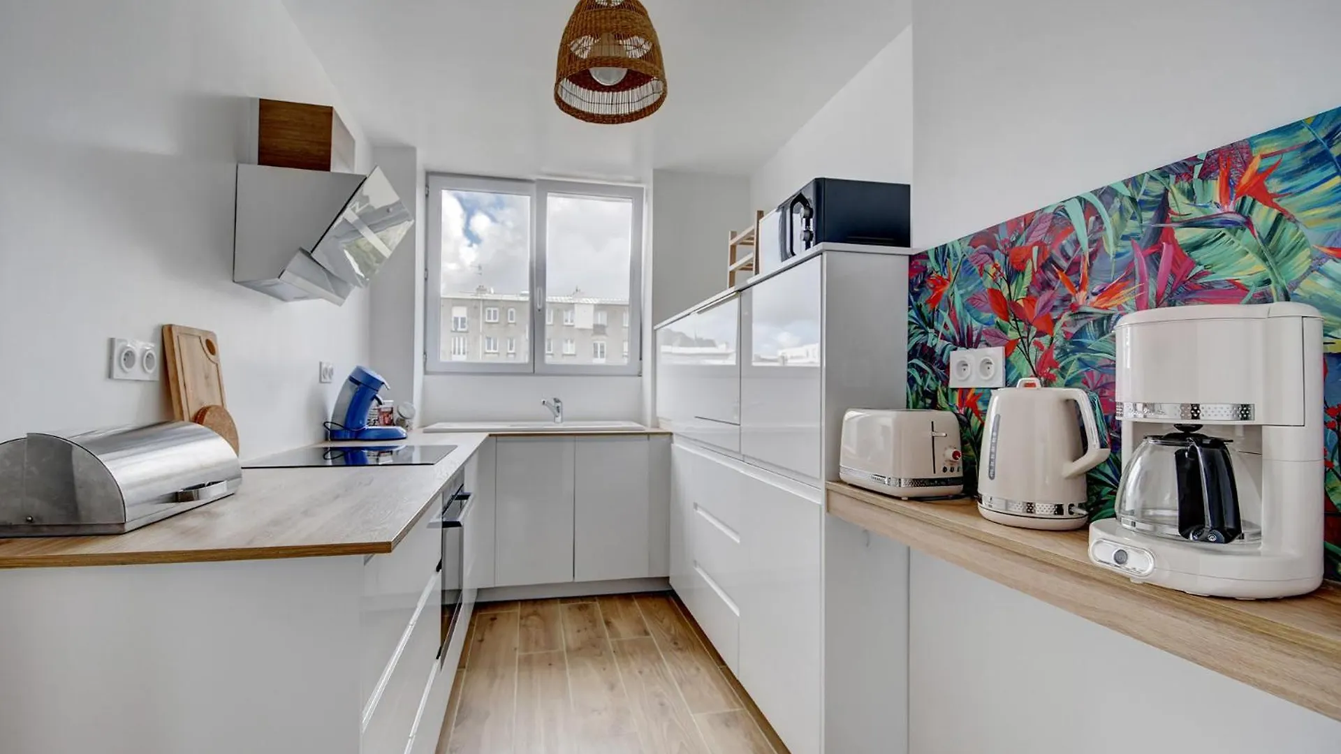 La Traversee Brestoise - Appartement Tout Confort Avec Parking Privatif Au Centre-Ville 0*, Брест Франция